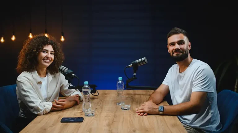 Infoprodutor ou especialista? Como a imprensa enxerga quem vende conhecimento